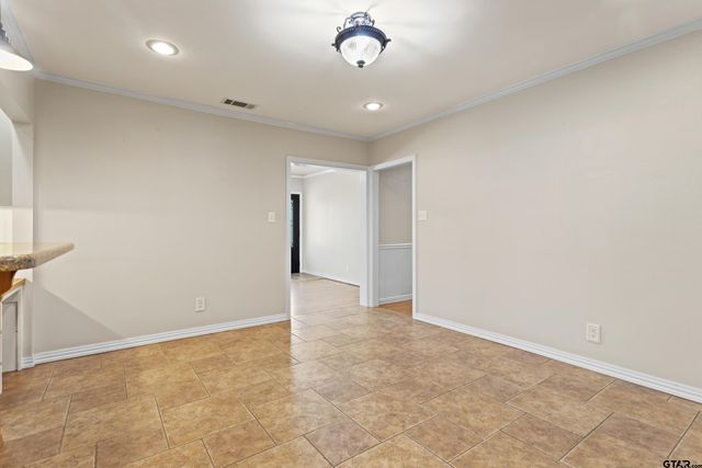 2411 Old Bullard Rd, Tyler, TX 75701