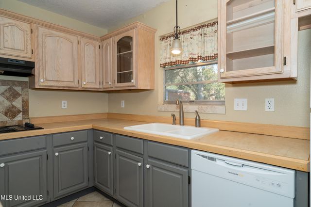 116 Edmund Drive, Long Beach, MS 39560