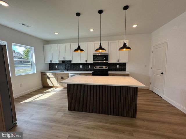 668 ELMWOOD AVE, Feasterville Trevose, PA 19053