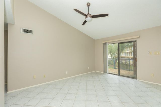 7128 N Holiday Drive, Galveston, TX 77550