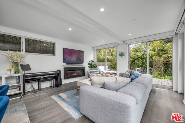 718 Marine Street, Santa Monica, CA 90405