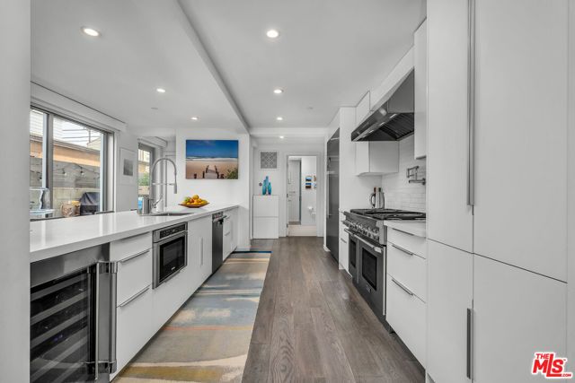 718 Marine Street, Santa Monica, CA 90405