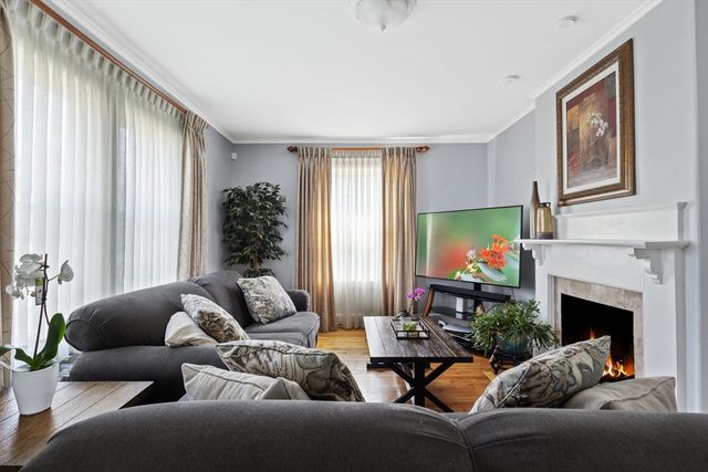 75 Thurber Ave, Brockton, MA 02301