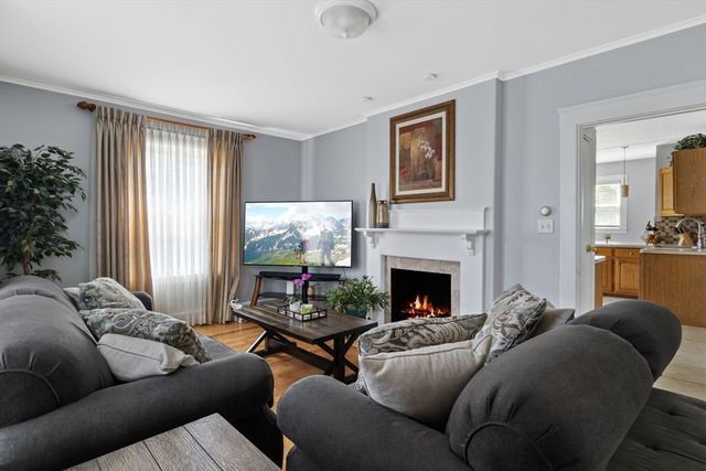 75 Thurber Ave, Brockton, MA 02301