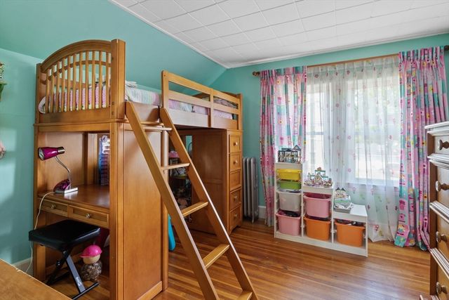 75 Thurber Ave, Brockton, MA 02301