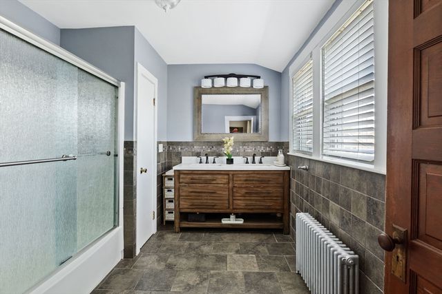 75 Thurber Ave, Brockton, MA 02301