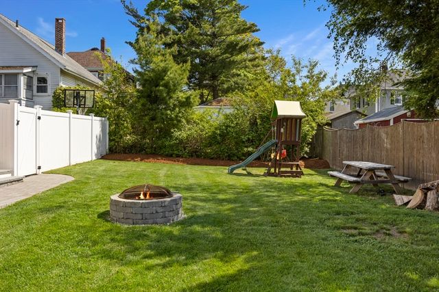 75 Thurber Ave, Brockton, MA 02301