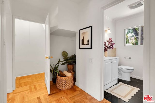 5516 Village Green, Los Angeles, CA 90016