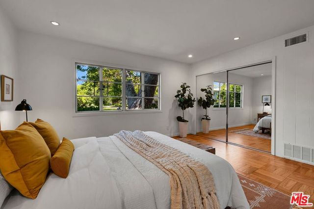 5516 Village Green, Los Angeles, CA 90016