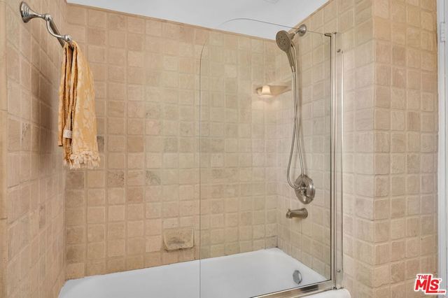 5516 Village Green, Los Angeles, CA 90016
