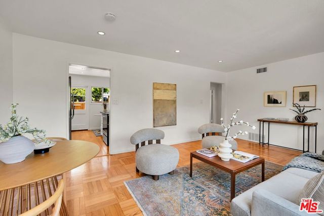 5516 Village Green, Los Angeles, CA 90016