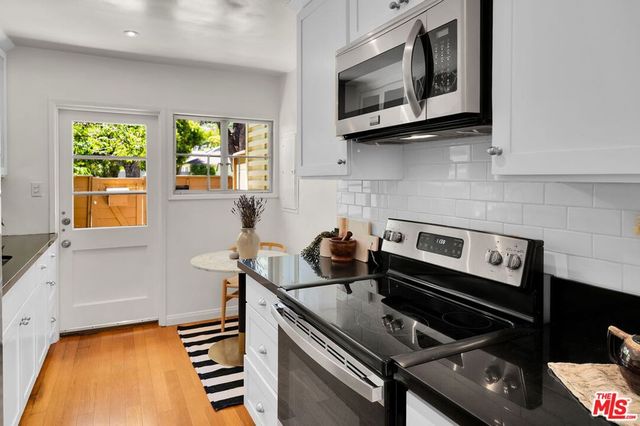 5516 Village Green, Los Angeles, CA 90016