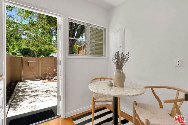 5516 Village Green, Los Angeles, CA 90016