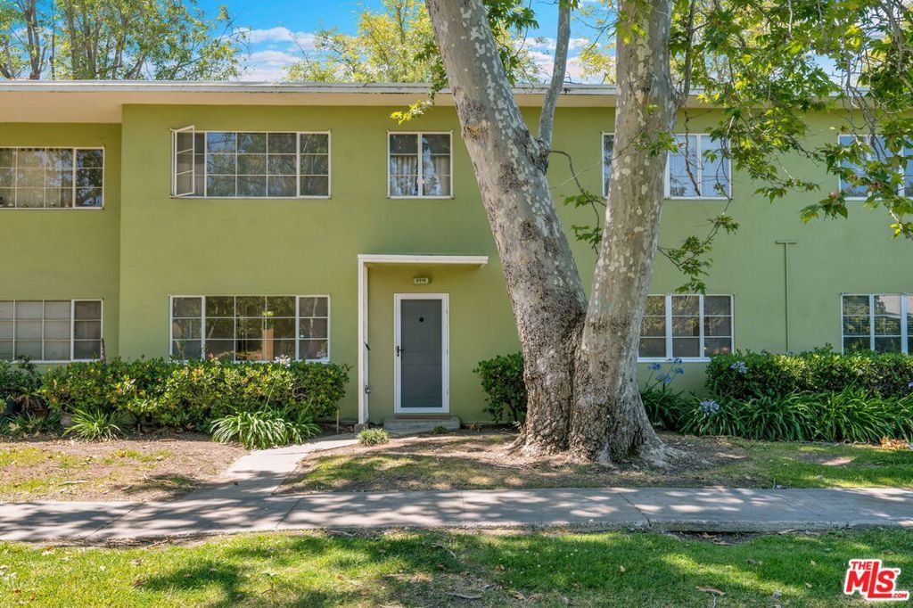 5516 Village Green, Los Angeles, CA 90016