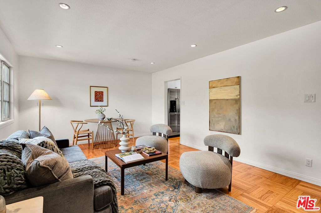 5516 Village Green, Los Angeles, CA 90016 — photo 3