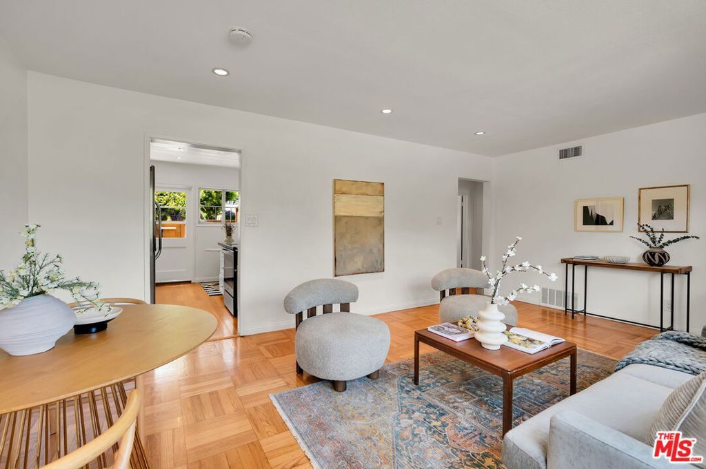5516 Village Green, Los Angeles, CA 90016 — photo 5