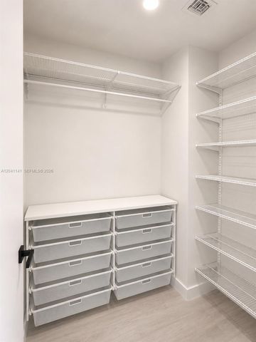 2505 NE 193rd St 4211, Miami, FL 33180