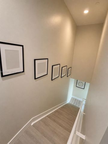 2505 NE 193rd St 4211, Miami, FL 33180