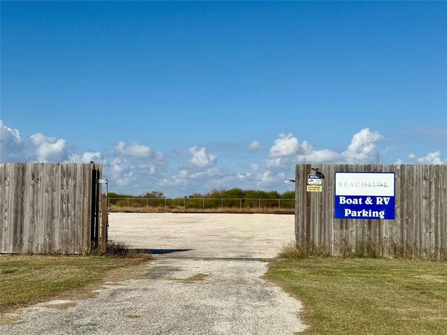 3060 Coastal Springs Loop, Palacios, TX 77465