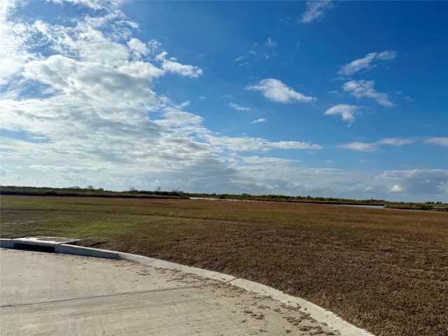 3060 Coastal Springs Loop, Palacios, TX 77465