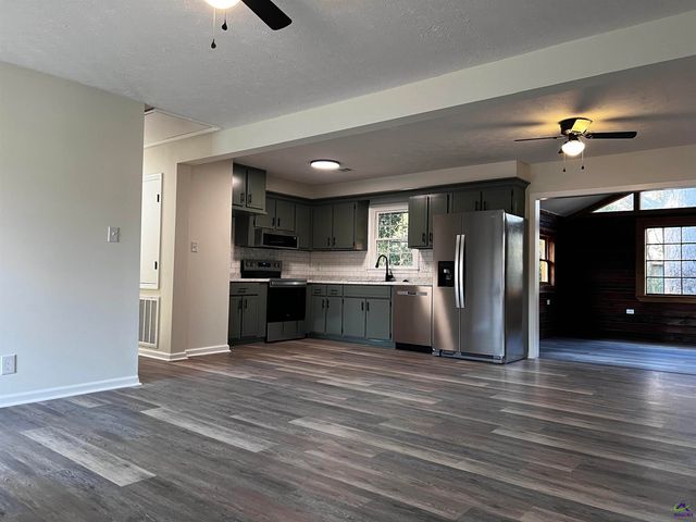 110 Monteigo Court, Centerville, GA 31008