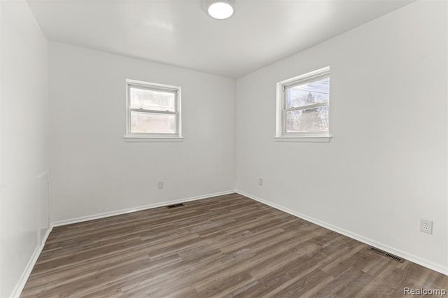 5949 N Lafayette Street, Dearborn Heights, MI 48127