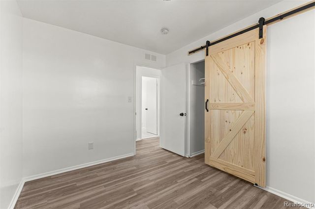 5949 N Lafayette Street, Dearborn Heights, MI 48127