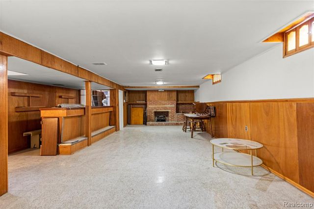 5949 N Lafayette Street, Dearborn Heights, MI 48127