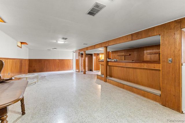 5949 N Lafayette Street, Dearborn Heights, MI 48127