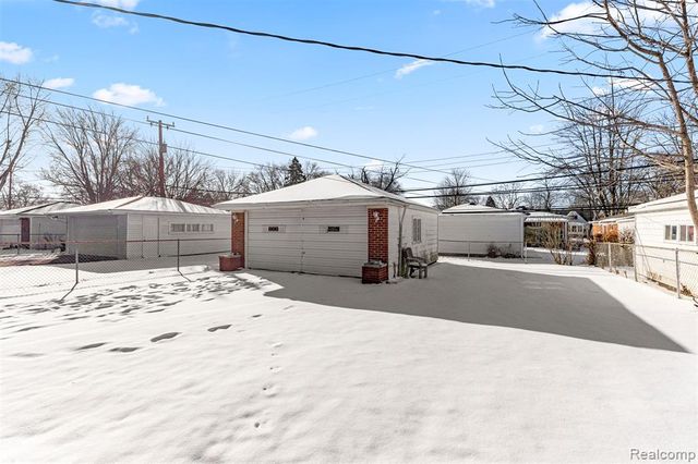 5949 N Lafayette Street, Dearborn Heights, MI 48127