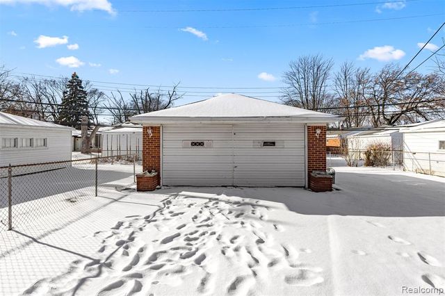 5949 N Lafayette Street, Dearborn Heights, MI 48127