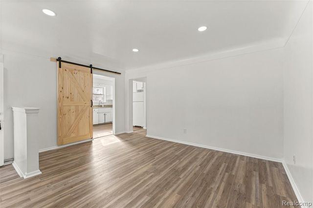 5949 N Lafayette Street, Dearborn Heights, MI 48127