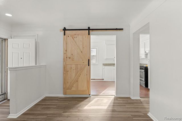 5949 N Lafayette Street, Dearborn Heights, MI 48127