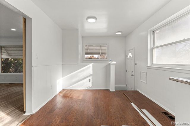 5949 N Lafayette Street, Dearborn Heights, MI 48127