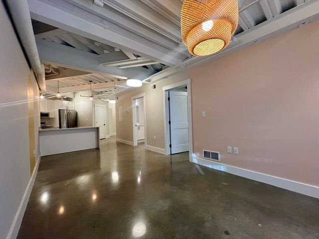 305 Webster Ave 105, Cambridge, MA 02141