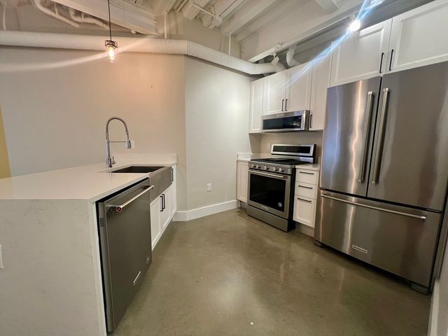 305 Webster Ave 105, Cambridge, MA 02141