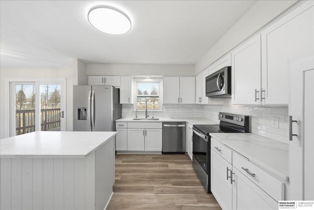 14032 Pierce Street, Omaha, NE 68144