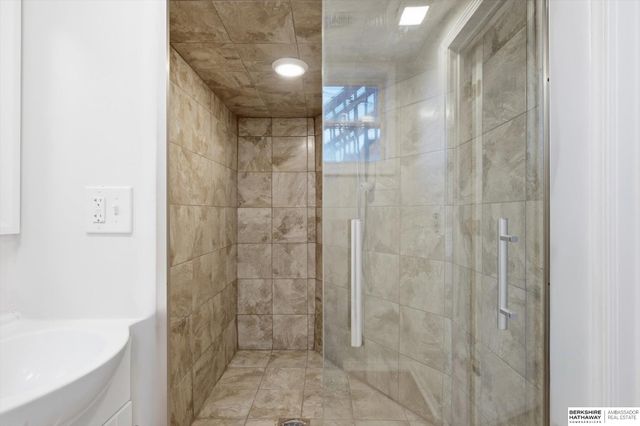 14032 Pierce Street, Omaha, NE 68144