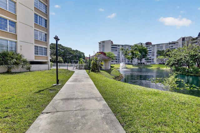 7041 Environ Blvd 327, Lauderhill, FL 33319