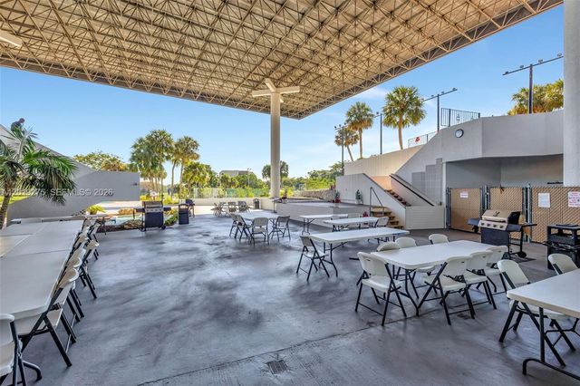 7041 Environ Blvd 327, Lauderhill, FL 33319