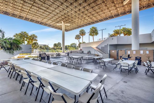 7041 Environ Blvd 327, Lauderhill, FL 33319