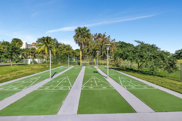 7041 Environ Blvd 327, Lauderhill, FL 33319