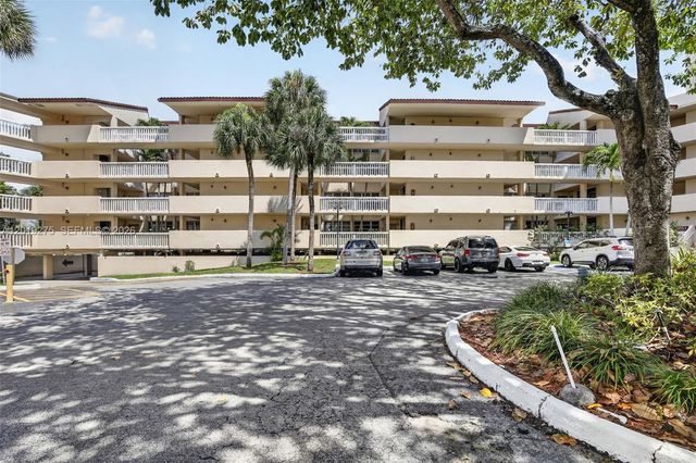 7041 Environ Blvd 327, Lauderhill, FL 33319