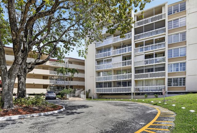 7041 Environ Blvd 327, Lauderhill, FL 33319