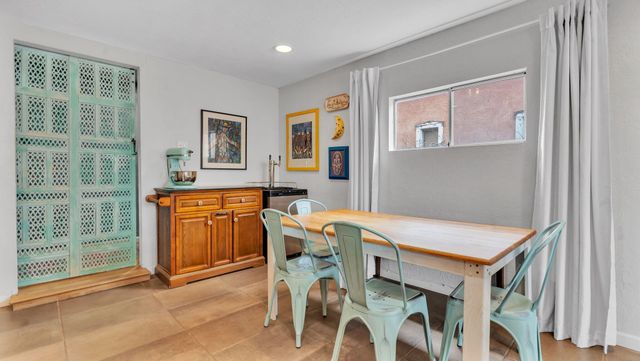 1046 McMullen Drive NW, Albuquerque, NM 87107