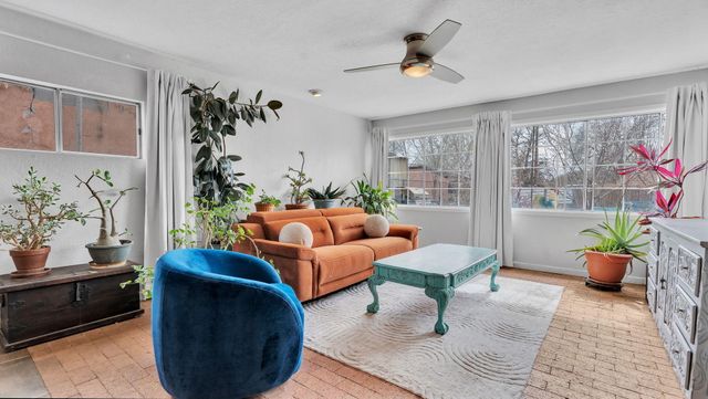 1046 McMullen Drive NW, Albuquerque, NM 87107