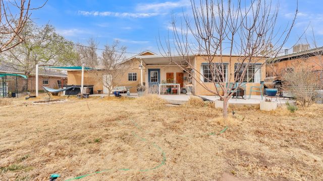 1046 McMullen Drive NW, Albuquerque, NM 87107