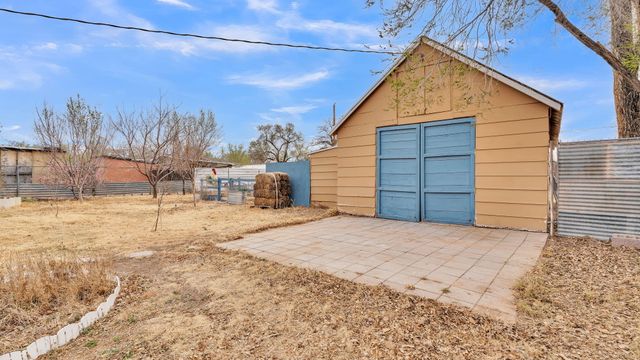 1046 McMullen Drive NW, Albuquerque, NM 87107