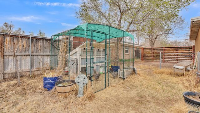 1046 McMullen Drive NW, Albuquerque, NM 87107