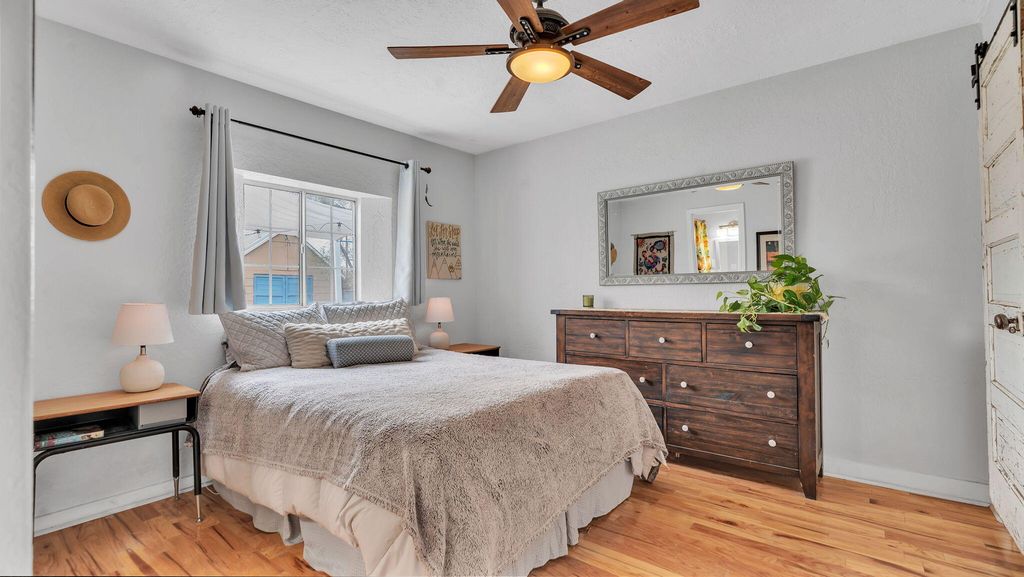 Image 19 of property listing at 1046 McMullen Drive NW, Albuquerque, NM 87107